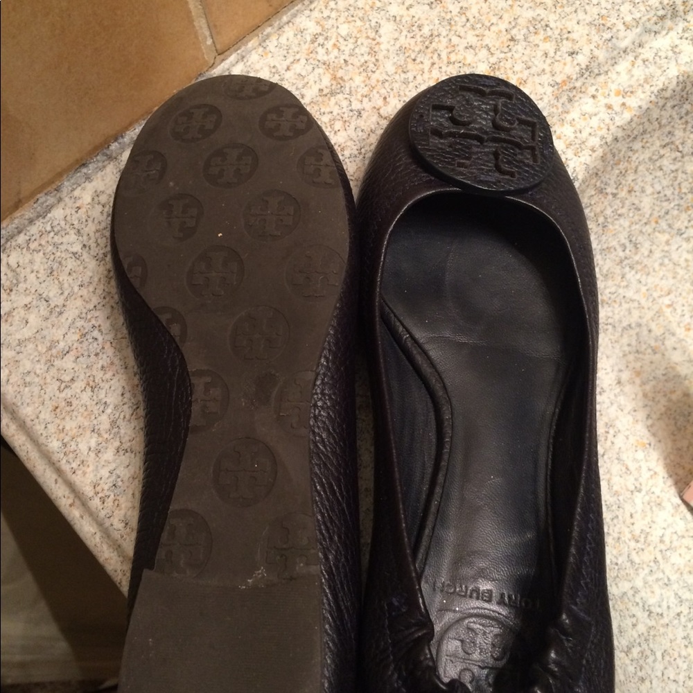 Authentic Navy Blue Tory Burch flats..